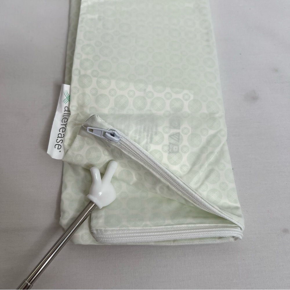 Allerease Zippered Pillow Protector - Cooling S/Q Allergy Defense- 3 Pack - Picture 3 of 3